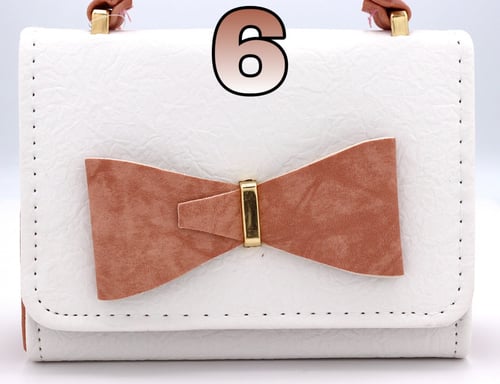 حقيبة الفيونكه ناعمة وانيقه تناسب طفلتك