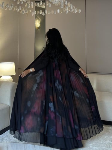 عباية شيفون كوري مكسر طبقتين طبقة اسود وطبقة مموج...