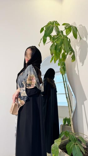 عباية بلاك بيري اسود مع قماش بوال مشجر