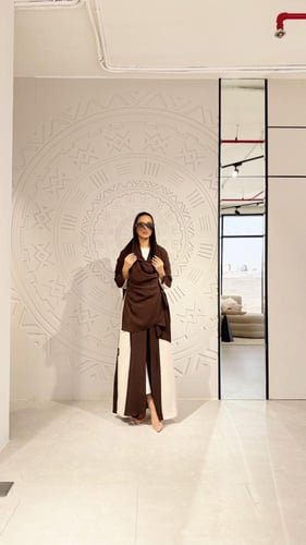 عباية كريب بني وبيج