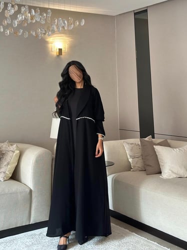 عباية كريب اسود مع شيفون مكسر ولولو ابيض ‏‎‏‎