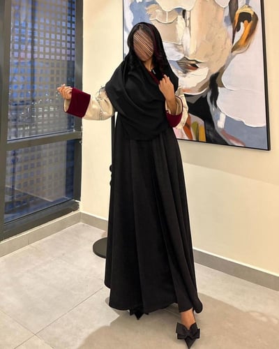 عباية دبل كلوش شامواه اسود مع اكمام شامواه مشجر و...