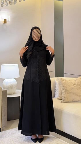 عباية كريب كوبا اسود مع دانتيل فرنسي