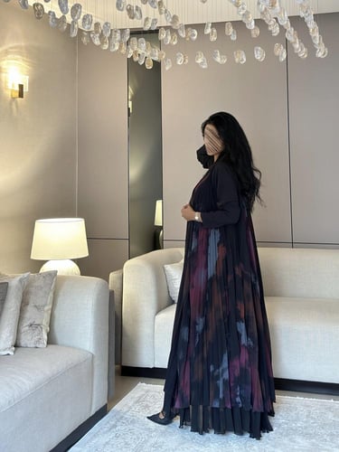 عباية شيفون كوري مكسر طبقتين طبقة اسود وطبقة مموج...