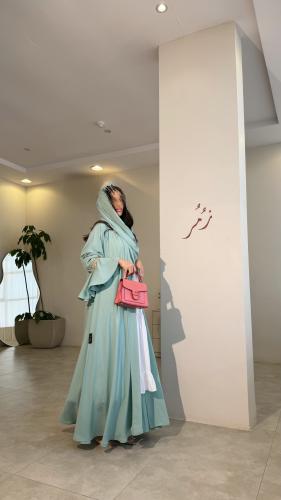 عباية تيفاني كلوش مع كلفة ورد