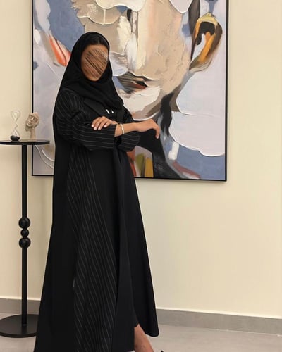 عباية كتان اسود مخطط مع كتان سادة القصة نص كلوش