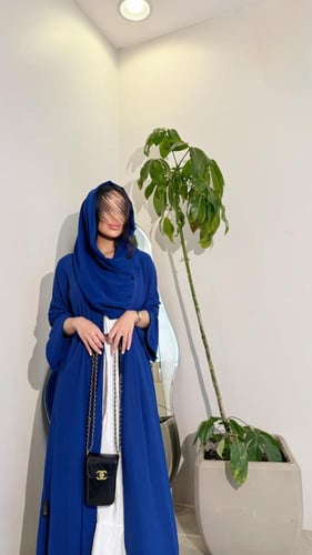 عباية كريب مكسر نيلي( مع امكانية اختيار لون مختلف)