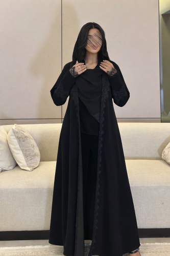 بليزر كريب اسود مع دانتيل ربع كلوش ( صيفية )