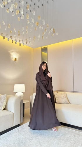 عباية بلاك بيري لون بني قصة دبل كلوش
