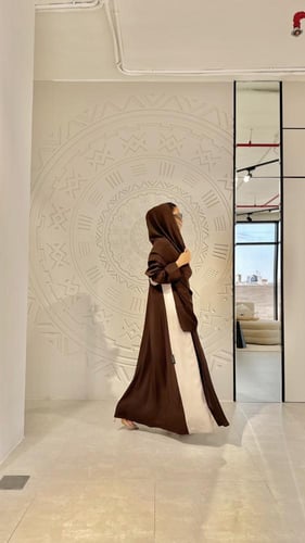 عباية كريب بني وبيج