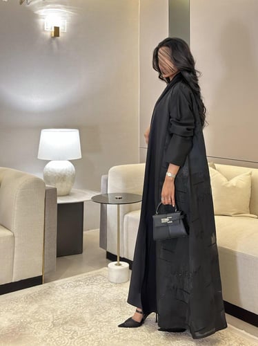 ‎ عباية تفتة تايواني مع اورجانزا اسود مبطن القصة ك...