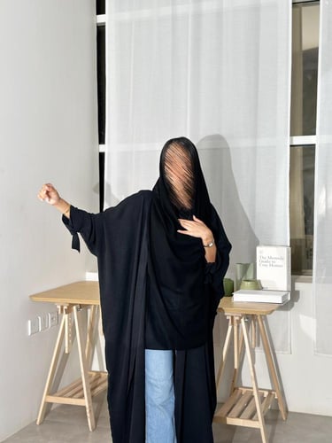 عباية كريب مكسر نص بشت اسود