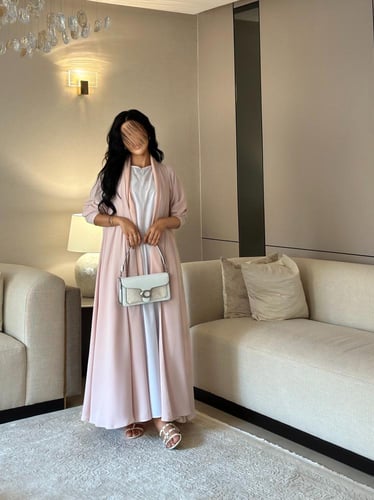 ‎عباية كريب وردي فاتح (بيبي بينك) دبل كلوش
