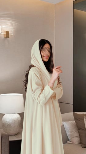 عباية بلاك بيري لون اصفر فاتح قصة دبل كلوش