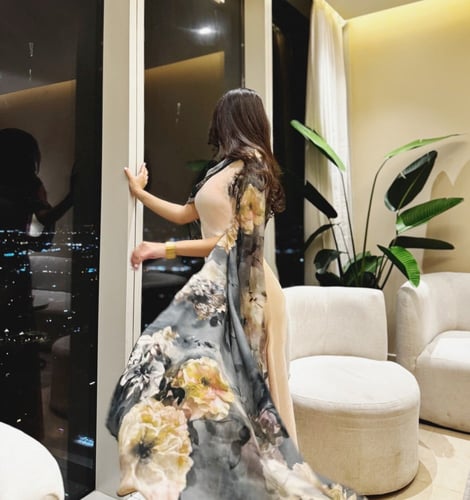 فستان جلابية وردي كم مشجر