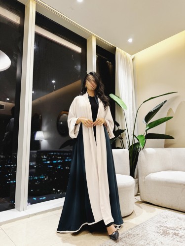 عباية كريب سي واي دبل كلوش تركواز وبيج