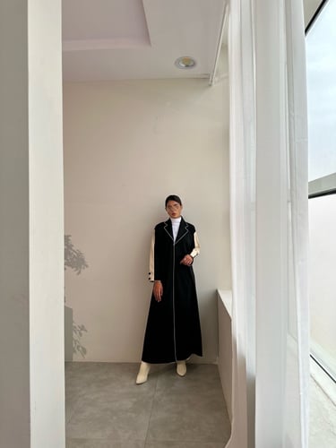 عباية شامواه اسود كم بيج مع زراير