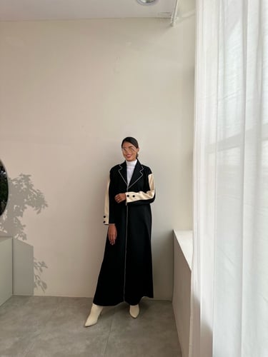 عباية شامواه اسود كم بيج مع زراير