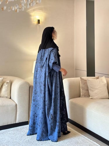 ‎ عباية دبل فيس جاكار ازرق وأسود نص بشت