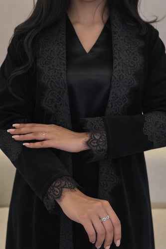 بليزر كريب اسود مع دانتيل ربع كلوش ( صيفية )