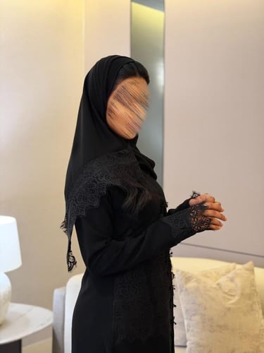 عباية كريب كوبا اسود مع دانتيل فرنسي