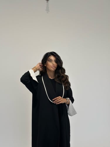 عباية كريب سي واي اسود وبيج