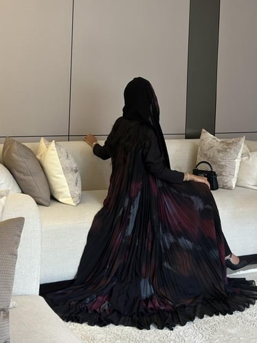 عباية شيفون كوري مكسر طبقتين طبقة اسود وطبقة مموج...