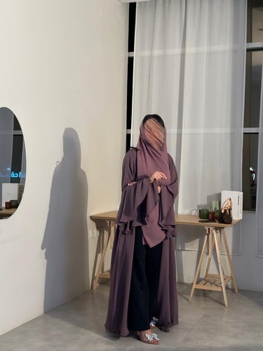 عباية كريب مكسر كلوش بنفسجي فاتح