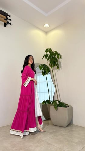 ‎عباية قطن بيكيه طبقات كلوش فوشي مع كلفة تطريز ا