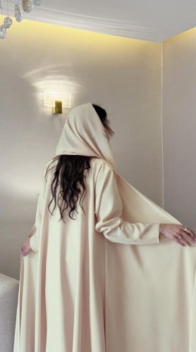 عباية بلاك بيري لون اصفر فاتح قصة دبل كلوش