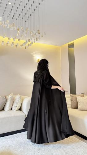 عباية بلاك بيري لون اسود قصة دبل كلوش