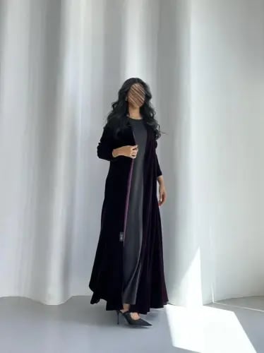 عباية مخمل بنفسجي غامق