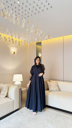 عباية بلاك بيري لون كحلي قصة دبل كلوش