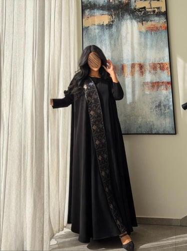 عباية كريب أسود مع شك وتطرير هندي تربل كلوش