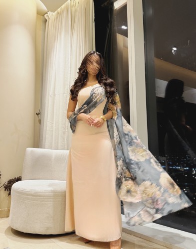 فستان جلابية وردي كم مشجر