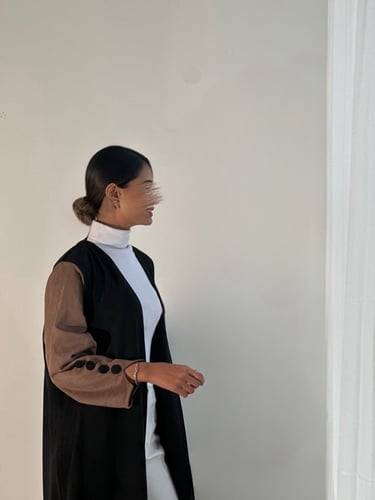 عباية شامواه اسود كم بني مع زراير