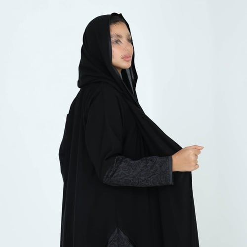 عباية قمر