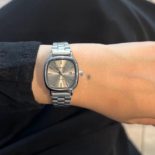 ساعة كاسيو نسائية