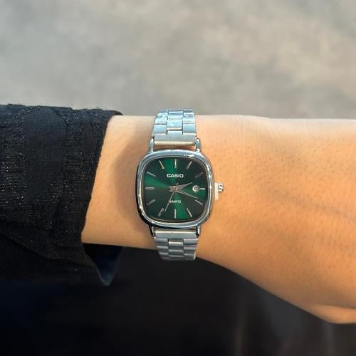 ساعة كاسيو نسائية