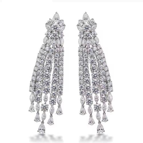 Luxury wedding earrings in silver and moissanite