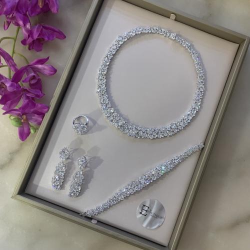 Elegant royal set