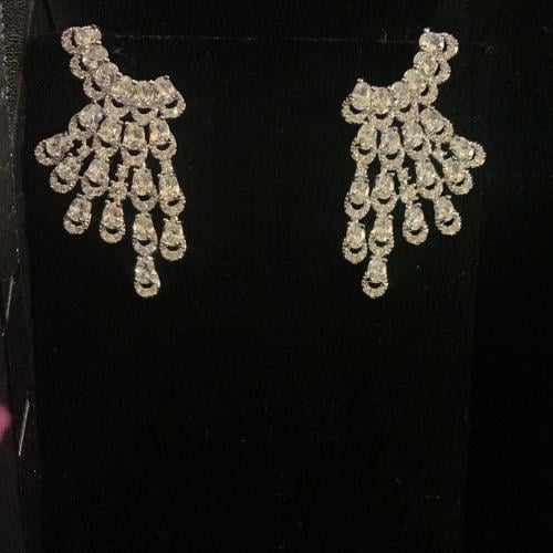 Luxury zircon earrings