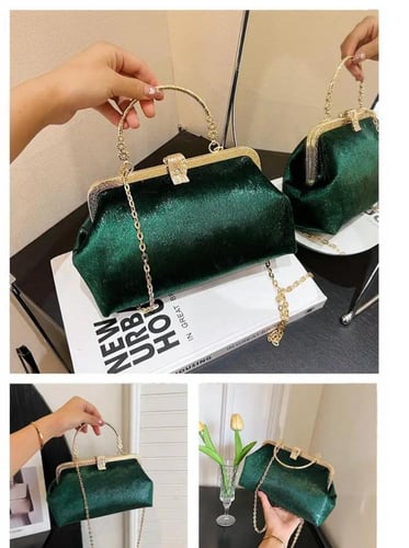 محفظة كلتش نسائية فاخرة بلون أحمر أنيق