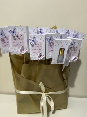 بوكية يحتوي على 20 توله مسك