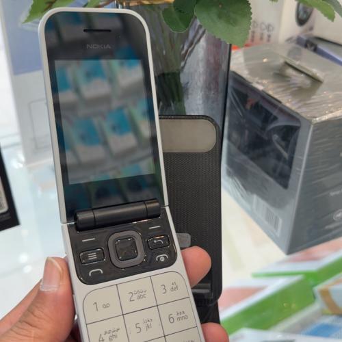 Nokia 2720 Flip Phone Silver