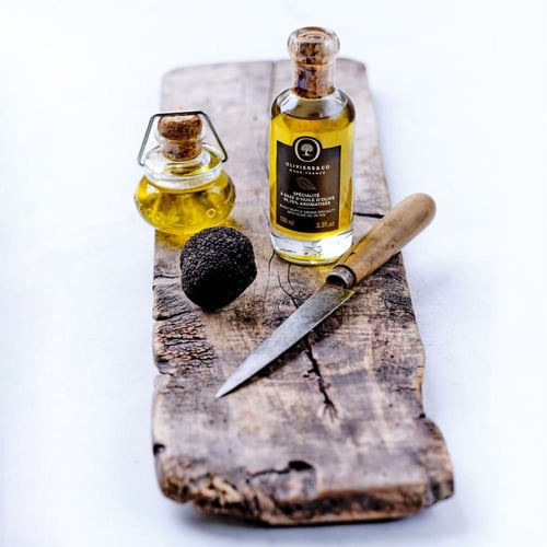 زيت زيتون بالكماء الأسود