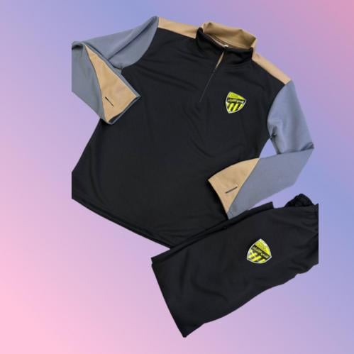 طقم سويتر مع بنطلون نادي الاتحاد