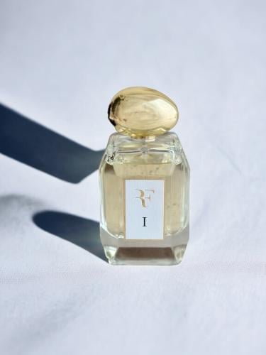 عطر فاخر نسائي (1)