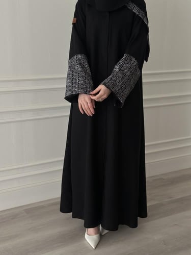 عبايه طقطق نص كلوش قماش كريب الاناقه مع طرحه طرف