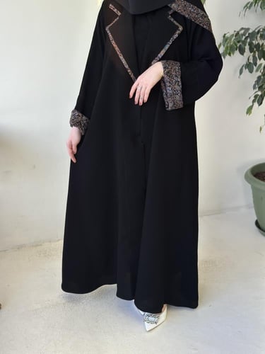 عباية سوداء نص كلوش من قماش لمار والكشمير مع طرحة